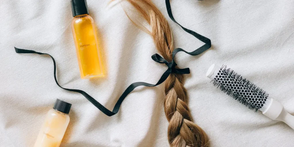Dry and Frizzy Hair: 5 Causes & Easy Fix for Dry and Frizzy Hair 4 Hair care routine products for dry and frizzy hair