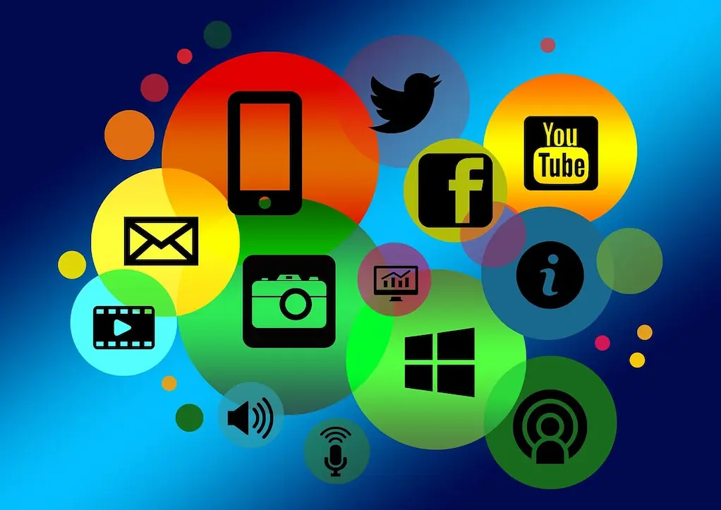 Online dashboard showing digital marketing and coding courses on a best halal online learning platforms.